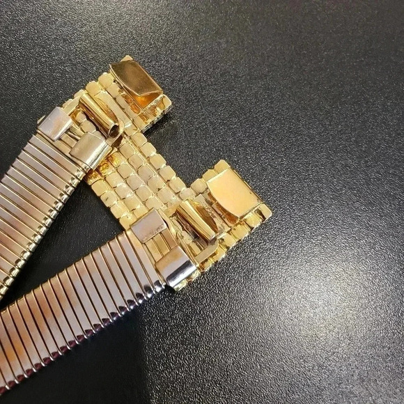 Vintage Criss Cross Gold Slinky Belt w/Rhinestone Buckle - Picture 11 of 11